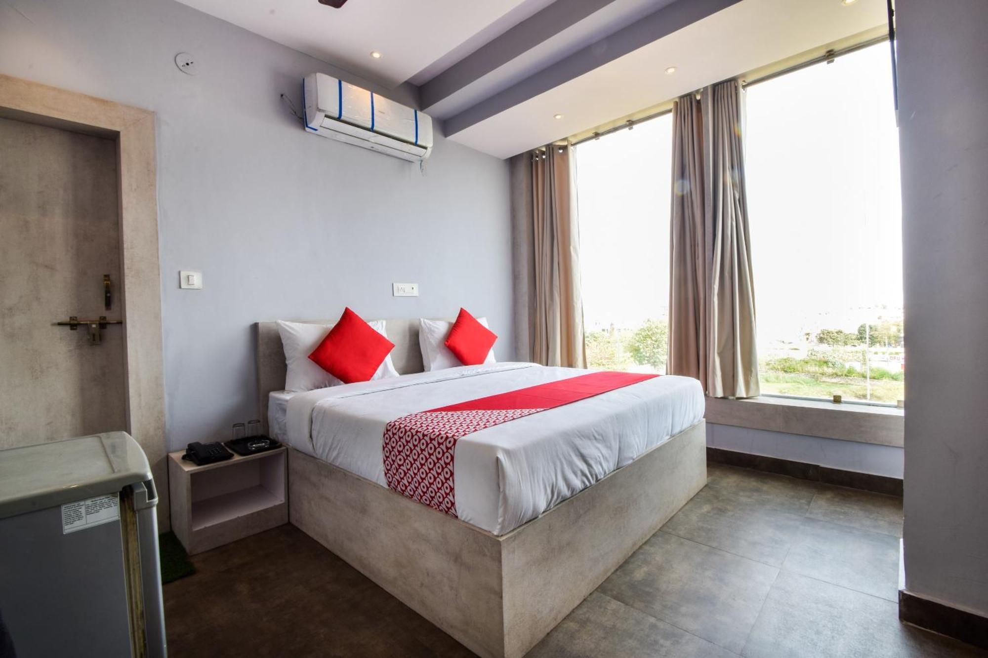 โอโย 35374 โฮเต็ล กาญจน์ เรซิเดนซี Hotel โกตา ภายนอก รูปภาพ