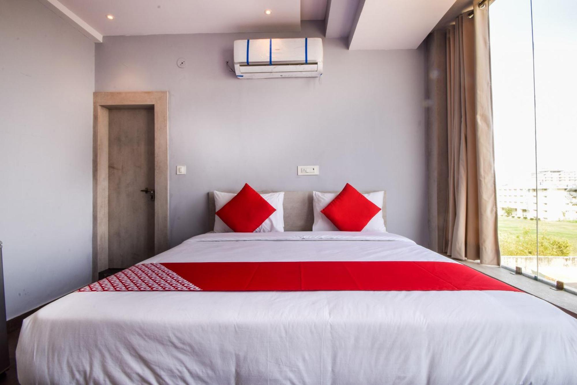 โอโย 35374 โฮเต็ล กาญจน์ เรซิเดนซี Hotel โกตา ภายนอก รูปภาพ